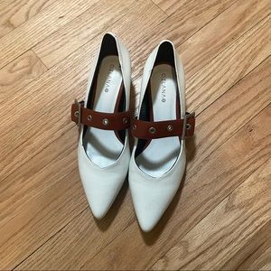 COPY - Leather flat, brand new, never been used